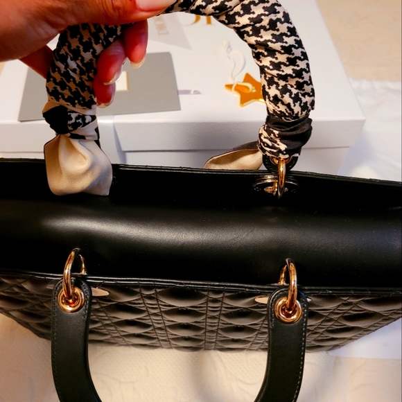Lady Dior Large Size. EUC - Picture 9 of 17